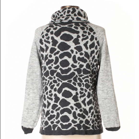 Cullen Giraffe Animal Print Sweatshirt Size Medium - Picture 2 of 6